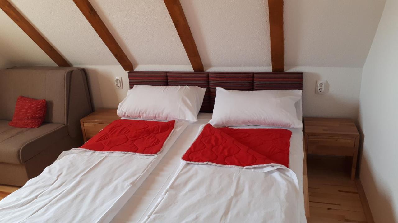Konoba Ognjiste Bed & Breakfast Sokolac  Luaran gambar
