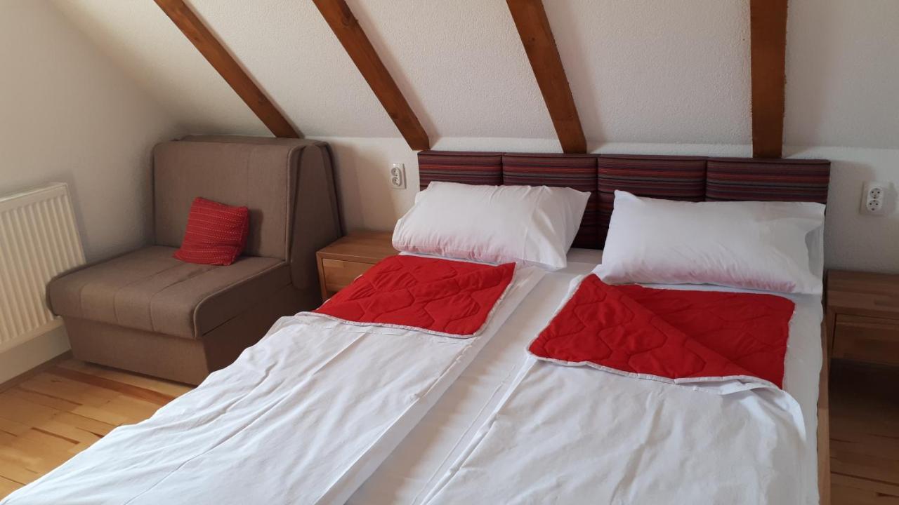 Konoba Ognjiste Bed & Breakfast Sokolac  Luaran gambar