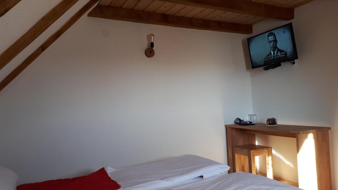 Konoba Ognjiste Bed & Breakfast Sokolac  Luaran gambar