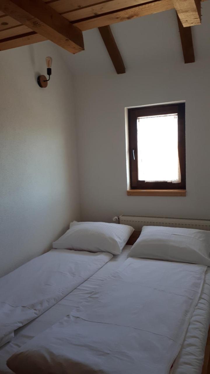Konoba Ognjiste Bed & Breakfast Sokolac  Luaran gambar