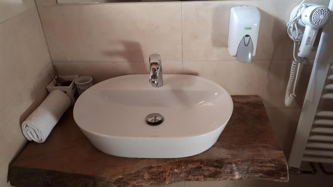 Konoba Ognjiste Bed & Breakfast Sokolac  Luaran gambar