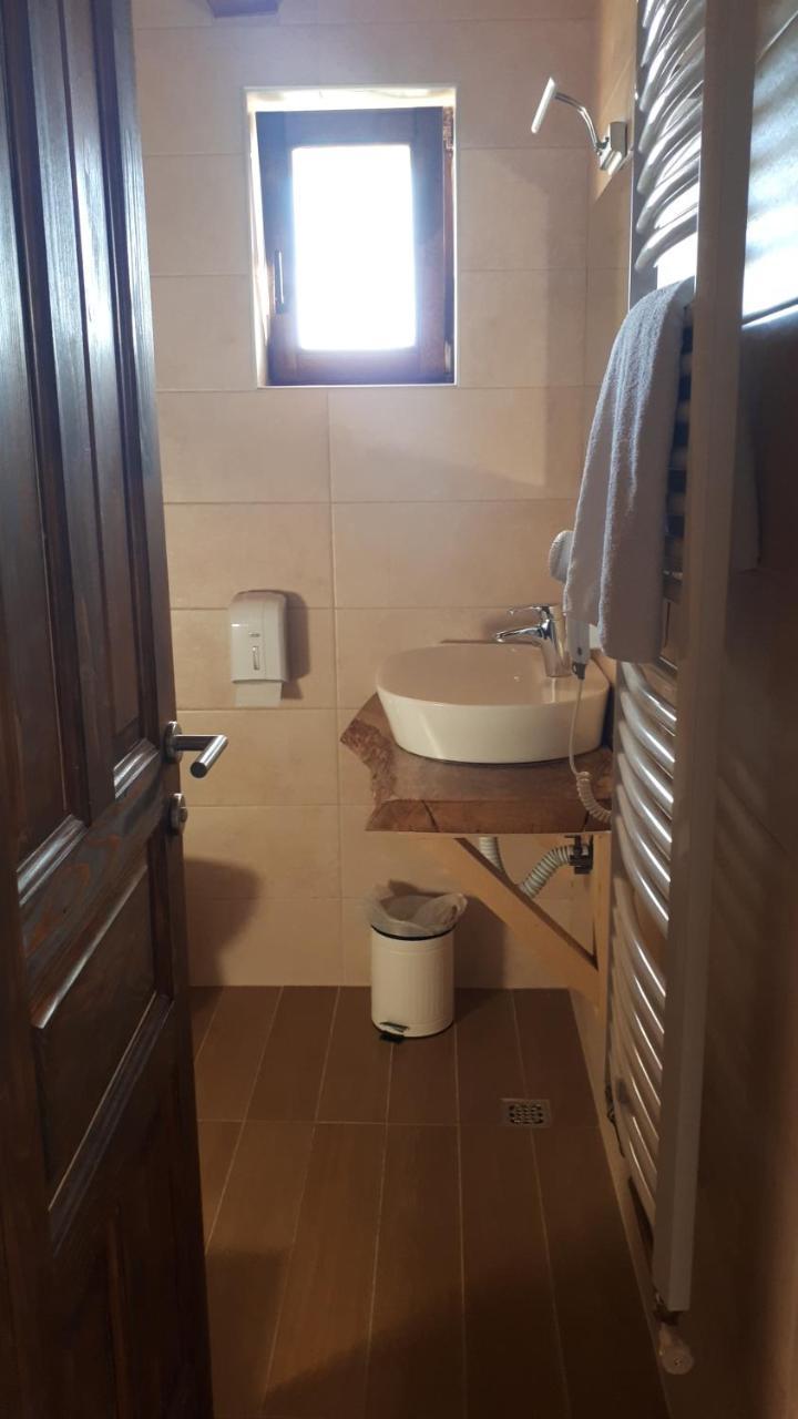 Konoba Ognjiste Bed & Breakfast Sokolac  Luaran gambar