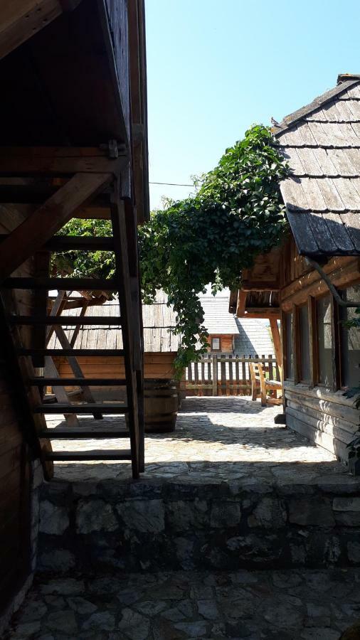 Konoba Ognjiste Bed & Breakfast Sokolac  Luaran gambar