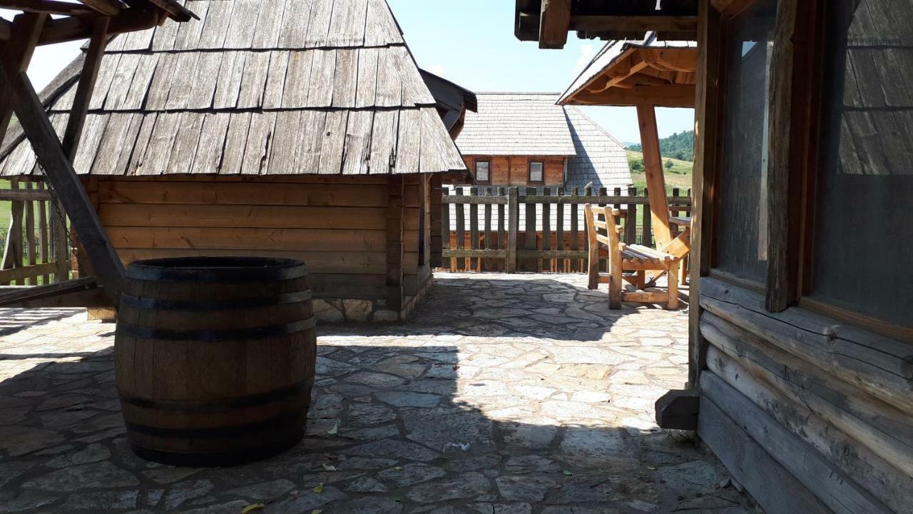 Konoba Ognjiste Bed & Breakfast Sokolac  Luaran gambar